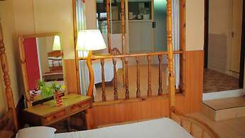 Beau Vallon Bungalows