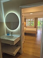 Beau Vallon Bungalows