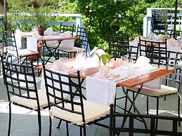 Logis Hôtel Restaurant Le Castel Fleuri