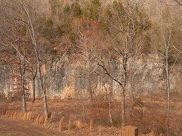 Echo Bluff State Park