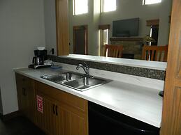 Echo Bluff State Park