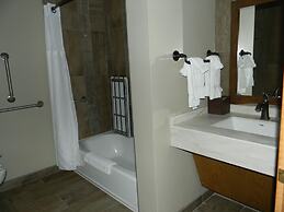 Echo Bluff State Park