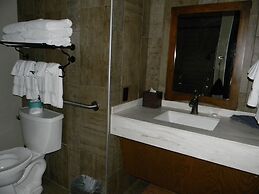 Echo Bluff State Park