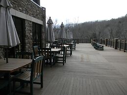 Echo Bluff State Park