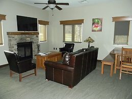 Echo Bluff State Park