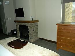 Echo Bluff State Park