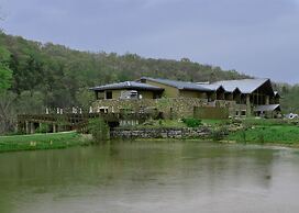 Echo Bluff State Park