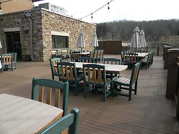 Echo Bluff State Park