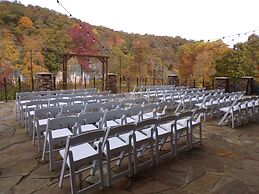 Echo Bluff State Park