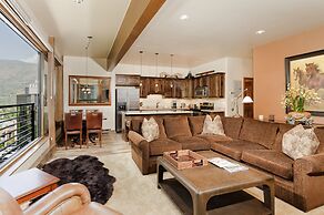 Durant Condominiums by Frias