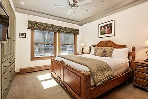 Durant Condominiums by Frias