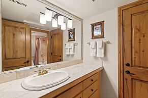 Durant Condominiums by Frias