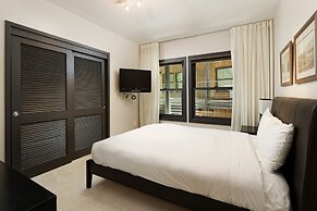 Durant Condominiums by Frias