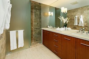 Durant Condominiums by Frias