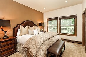 Durant Condominiums by Frias