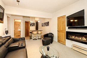 Durant Condominiums by Frias