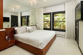 Durant Condominiums by Frias