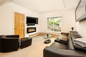 Durant Condominiums by Frias