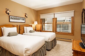 Durant Condominiums by Frias