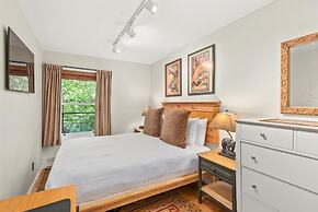 Durant Condominiums by Frias