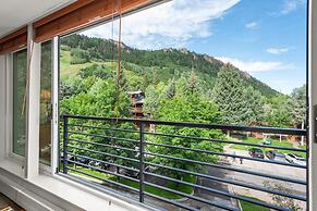 Durant Condominiums by Frias