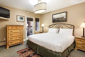 Fasching Haus Condominiums by Frias