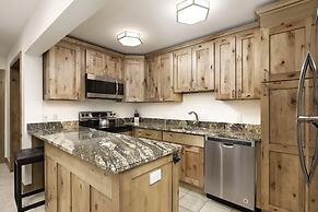 Fasching Haus Condominiums by Frias