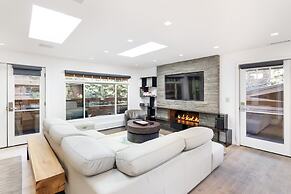 Fasching Haus Condominiums by Frias