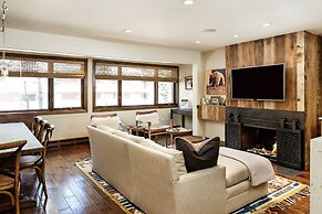 Fasching Haus Condominiums by Frias