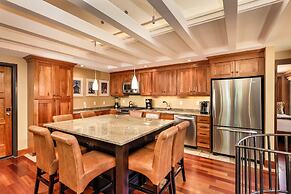 Fasching Haus Condominiums by Frias