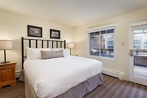 Fasching Haus Condominiums by Frias