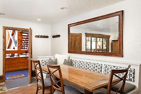 Fasching Haus Condominiums by Frias