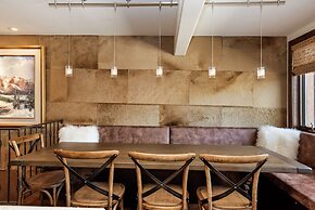 Fasching Haus Condominiums by Frias