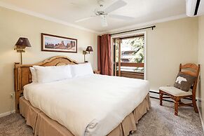 Fasching Haus Condominiums by Frias