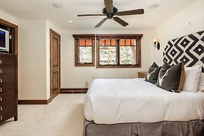 Fasching Haus Condominiums by Frias