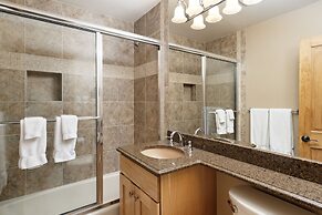 Fasching Haus Condominiums by Frias