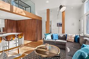 Fifth Avenue Condominiums by Frias