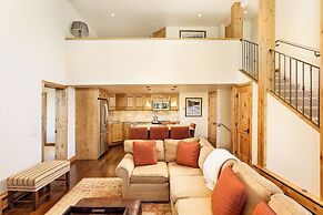 Fifth Avenue Condominiums by Frias