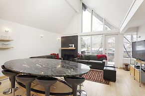 Fifth Avenue Condominiums by Frias