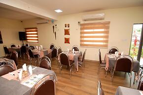 Hotel Rosebud