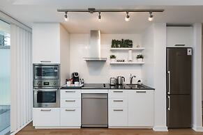 Metropolis Condotel Suites - York Street