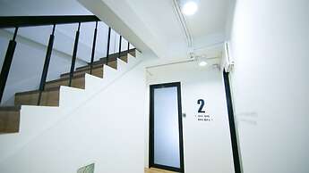 Lamurr Sukhumvit 41 - Hostel