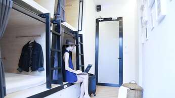 Lamurr Sukhumvit 41 - Hostel