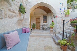 Melek Cave Hotel