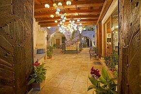 Melek Cave Hotel