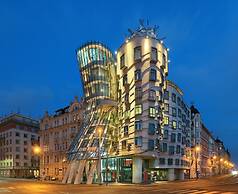 Dancing House – Tančící dům hotel