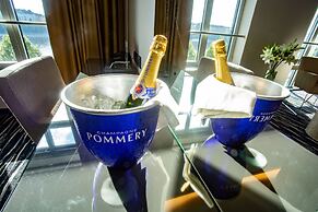 Dancing House – Tančící dům hotel