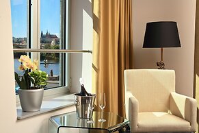 Dancing House – Tančící dům hotel