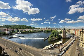 Dancing House – Tančící dům hotel