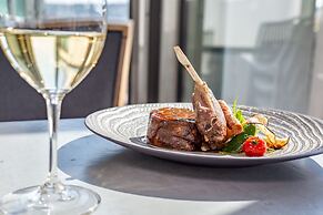 Dancing House – Tančící dům hotel